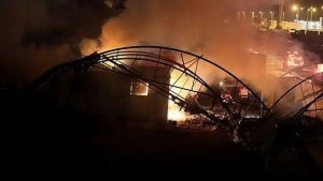 Gazze Şeridi'ne yeni 60'dan fazla füze ve bomba atıldı