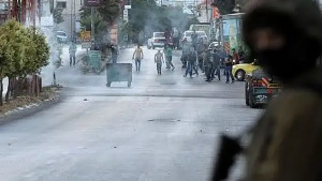 İsrail 38 Filistinliyi gözaltına aldı