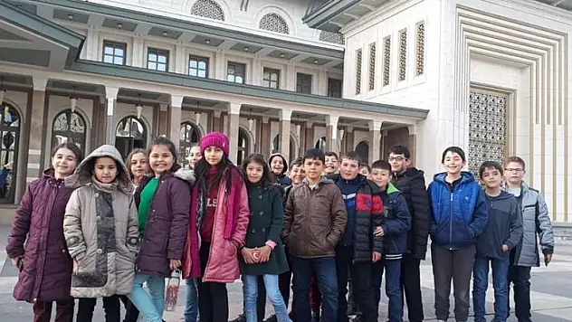 Karapınar'da okuyan ilkokul öğrencileri Ankara'yı gezdi