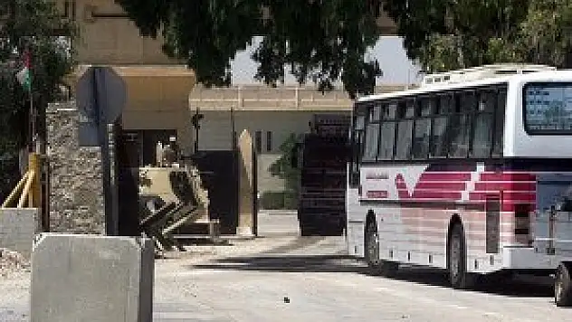 Mısır Refah Sınır Kapısı'nı Gazzeli yaralılar için açtı