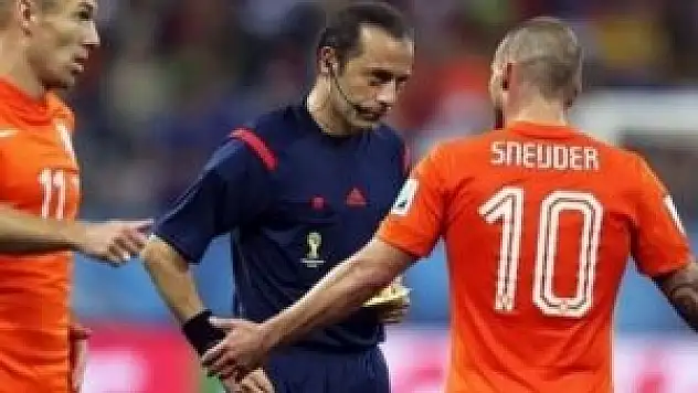 'Çakır en iyi üç hakemden biri'