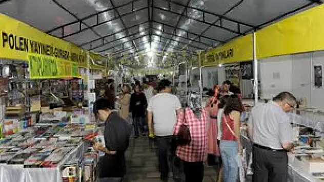 Ramazanda kitap günlerine yoğun ilgi