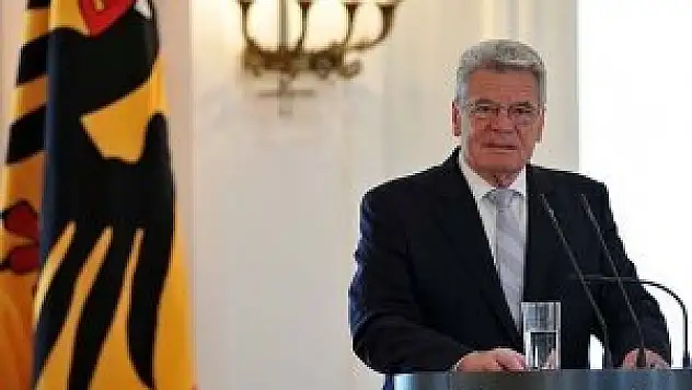 Almanya Cumhurbaşkanı 10 Türk'e liyakat nişanı verdi