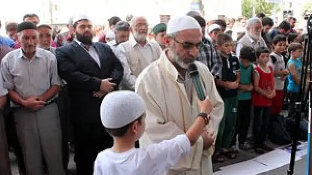 Filistin'de şehit olanlar için gıyabi cenaze namazı