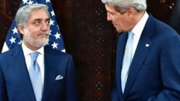 Kerry Afganistan'da