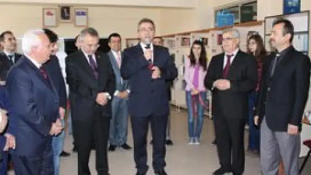 Karatay Sosyal Bilimler Lisesi kütüphanesi zenginleştirildi