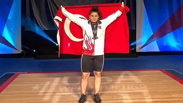 Dilara tarih yazdı