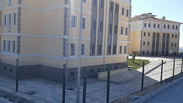 Derbent'te toplu konutlar hak sahiplerine teslim edilecek