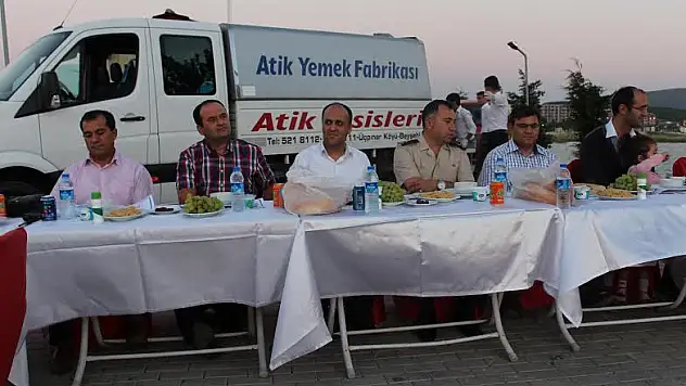 Emniyet Müdürü ve yargı mensuplarına veda yemeği