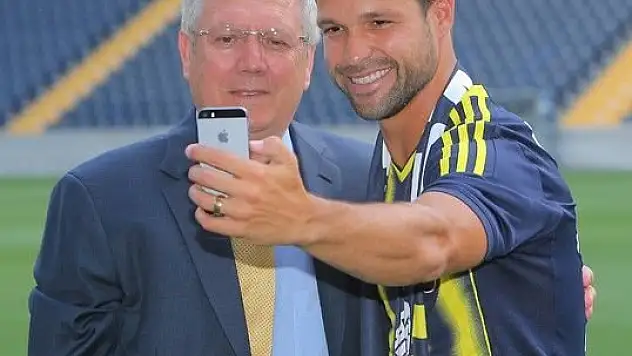 F.Bahçe'nin yıldızı imzayı attı!