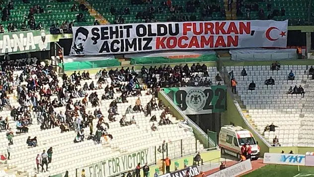 Konyaspor taraftarı Polonya'da öldürülen Furkan'ı unutmadı