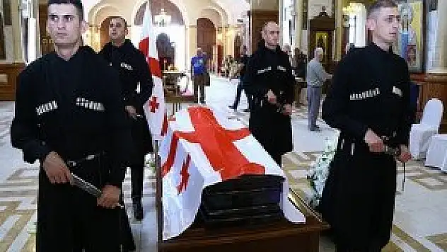 Şevardnadze son yolculuğuna uğurlandı