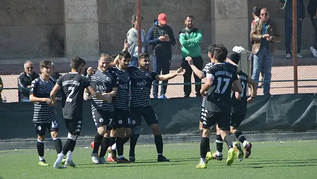 Kara Kartallar ligde kaldı