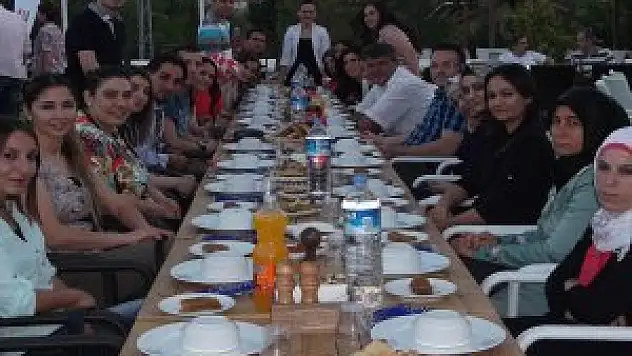 Sağlık çalışanları iftarda buluştu