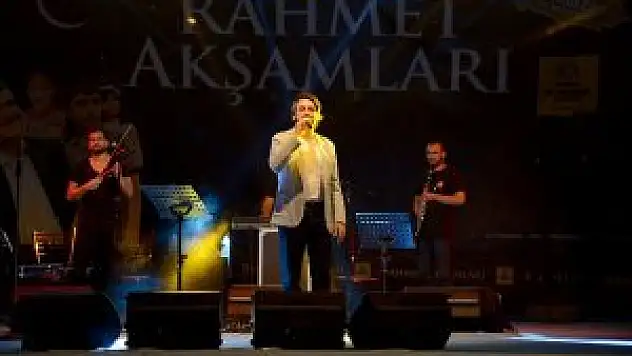 Rahmet Akşamlar devam ediyor