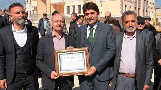 Derbent'te toplu konutlar ailelere teslim edildi