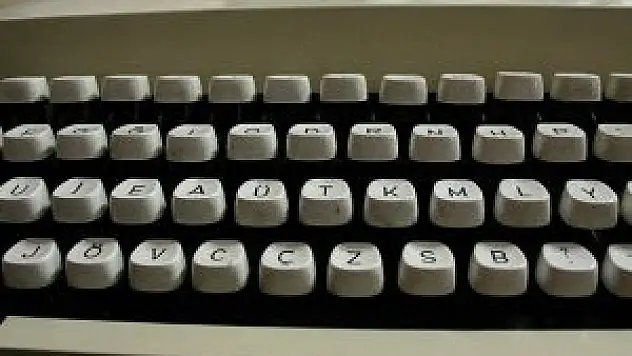 Almanlar daktiloya geçiyor