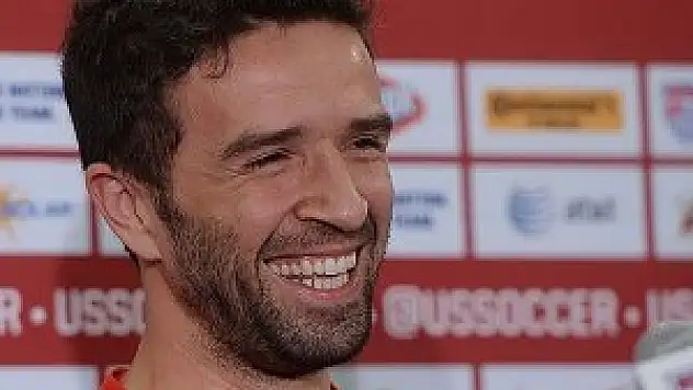 Milli futbolcu ikinci kez baba oldu