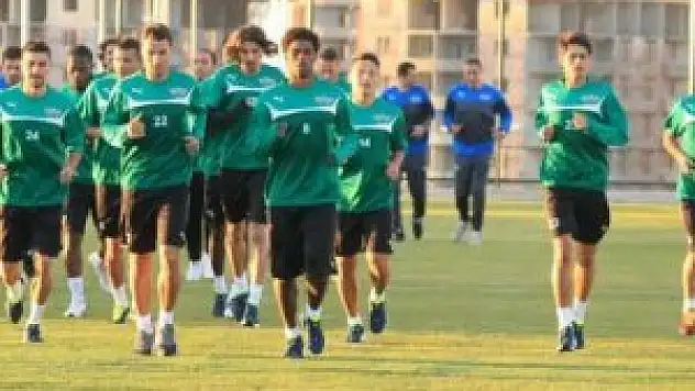 Süper Lig ekibi 8 futbolcuyla yollaru ayırıyor