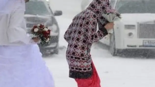 Yaz ortasında kar yağdı