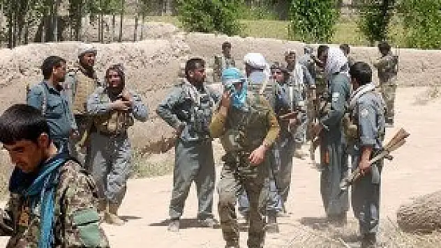 Afganistan talibanı vurdu: 37 militan öldü