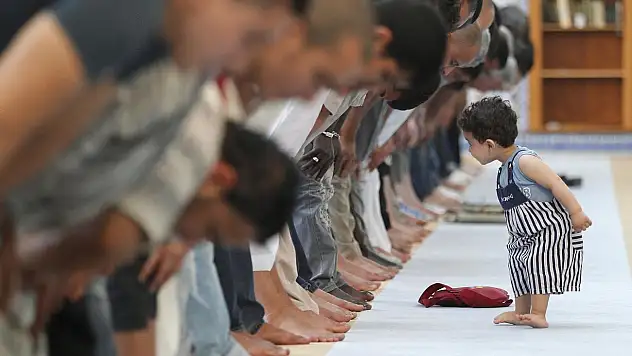 'Çocuk orucu tanıyınca sever'