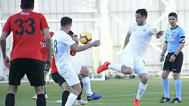 Hazırlık maçında dostluk kazandı