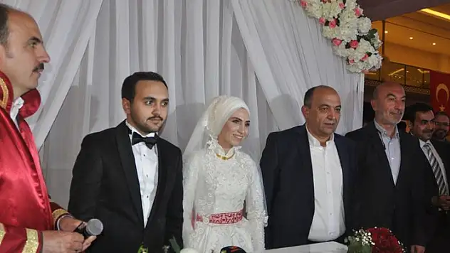 Zeki Çimen oğlunu evlendirdi