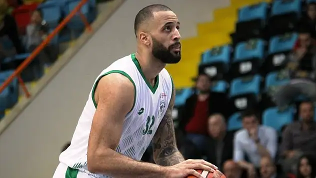 İlk maçında double-double yaptı!