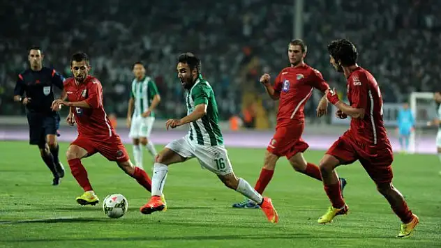 Timsah turu deplasmana bıraktı!