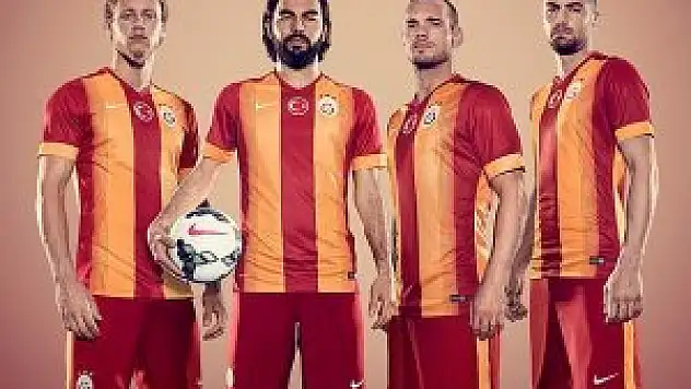Galatasaray'ın yeni formaları görücüye çıktı