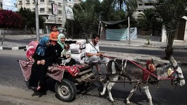 Gazzeliler saldırılardan kaçıyor