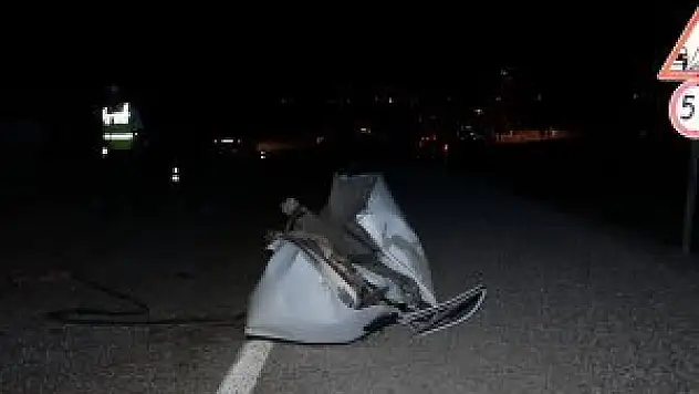 Otomobil traktörün römorkuna çarptı: 1 ölü, 5 yaralı