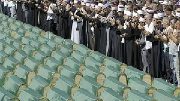 Bosna'da 284 savaş kurbanı daha toprağa verildi