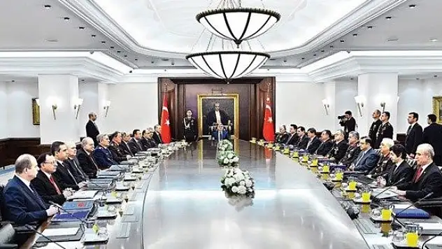 Paralel yapı Kırmızı Kitap'ta