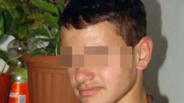 Çatıda kendini astı!