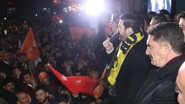 'Herkese hizmet boynumun borcudur'