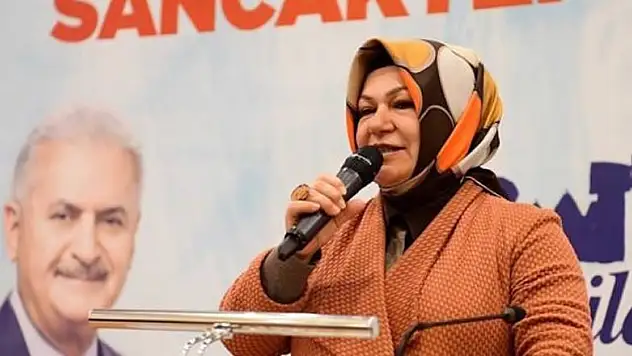 İstanbul'un ilk başörtülü başkanı