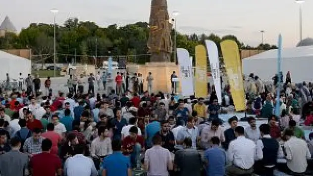 Gençlerin yüreği gazze için çarptı