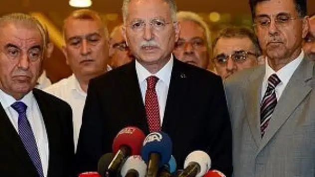 İhsanoğlu, Irak'lı Türkmenlerin temsilcileriyle görüştü