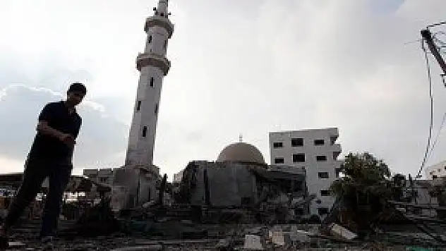 Gazze'de 10 sağlık merkezi ve 45 cami vuruldu