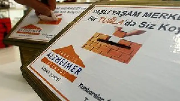 'Bir tuğla da siz koyun'