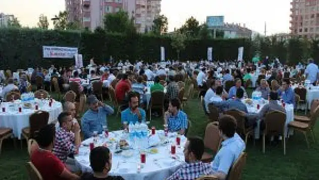 Karatay Yapı Denetim'den İftar yemeği