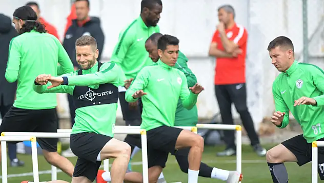 Konyaspor 3 eksikle çalıştı