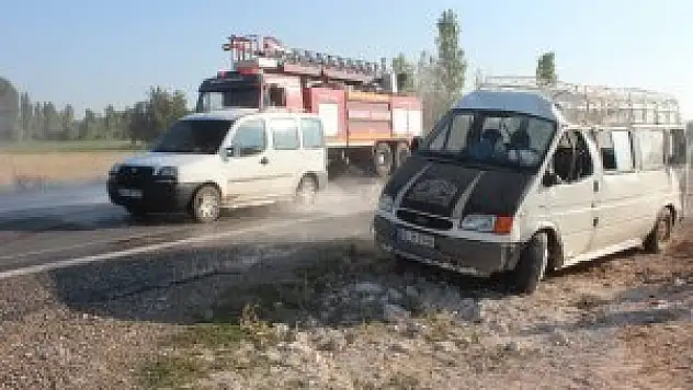 Minibüs devrildi: 5 yaralı