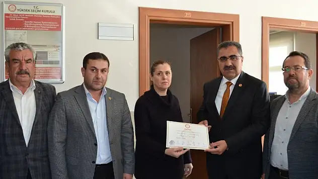 Ilgın Belediye Başkanı Ertaş mazbatasını aldı