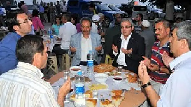 Akşehir'de iftar coşkusu sürüyor