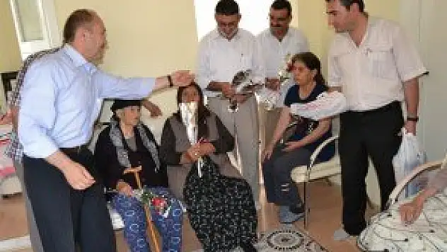 Kulu müftüsünden yaşlı yaşam merkezine ziyaret