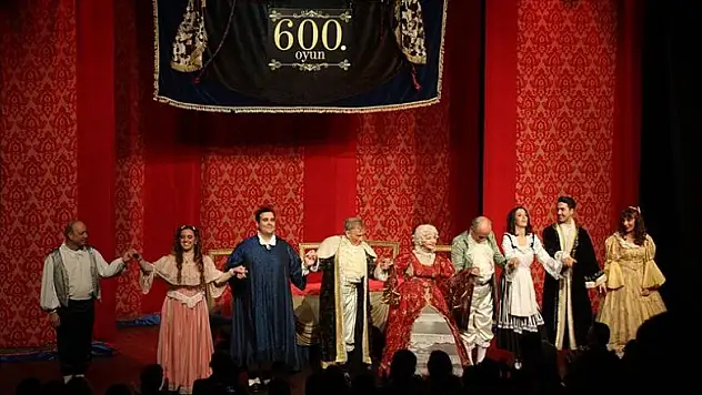 Kibarlık Budalası 600. kez sahnelendi