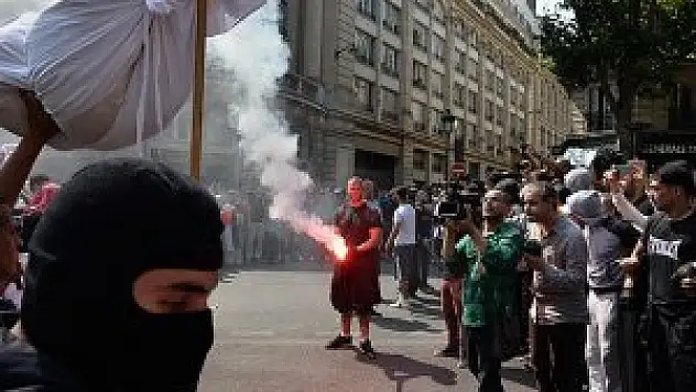 Fransa'da İsrail karşıtı göstericilere hapis cezası